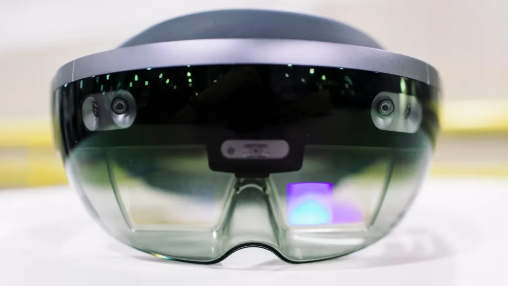 Microsoft Wins $21.9 billion Contract to Make AR devices