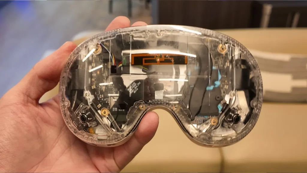 Microsoft Wins $21.9 billion Contract to Make AR devices