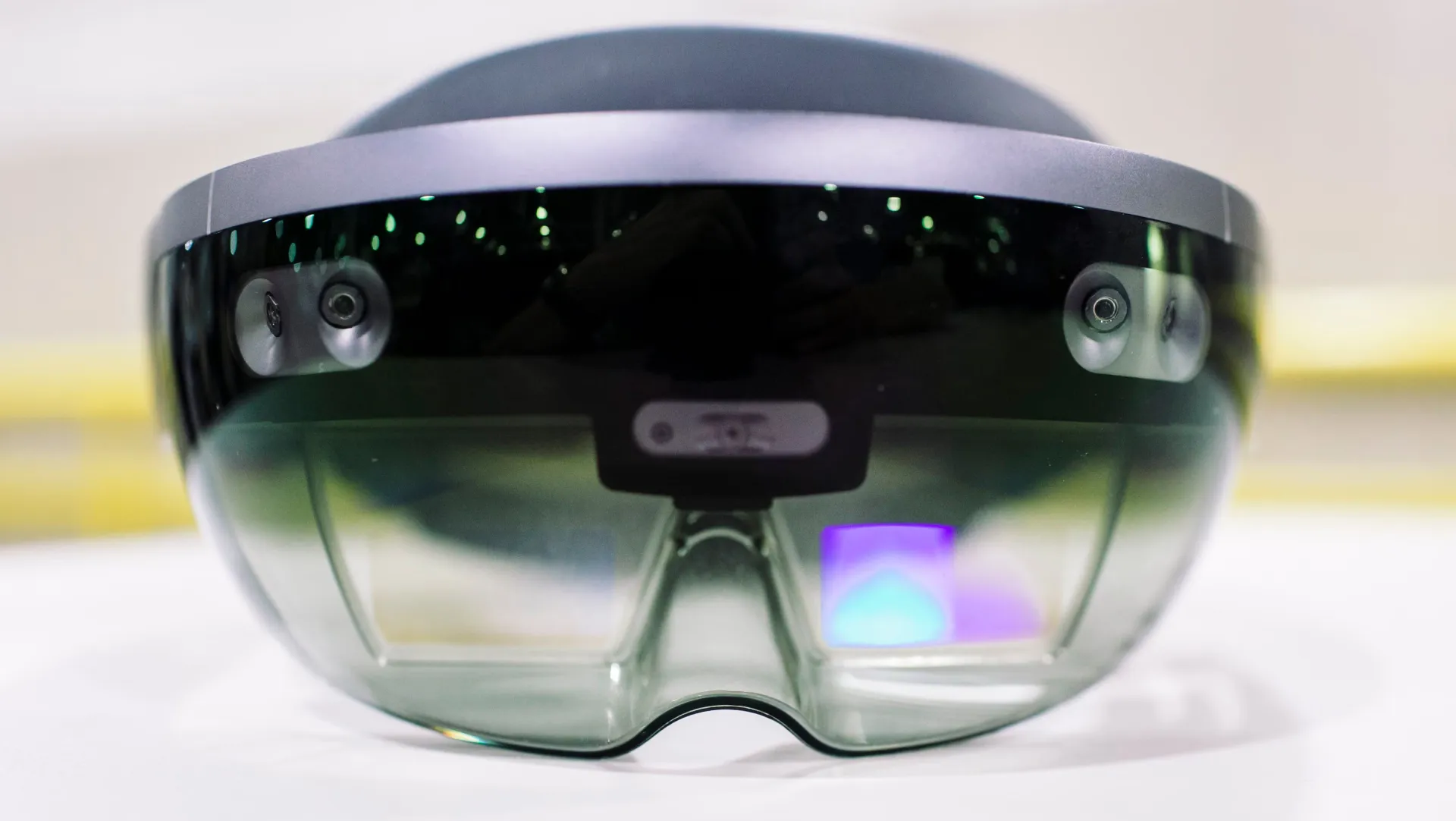 Microsoft Wins $21.9 billion Contract to Make AR devices