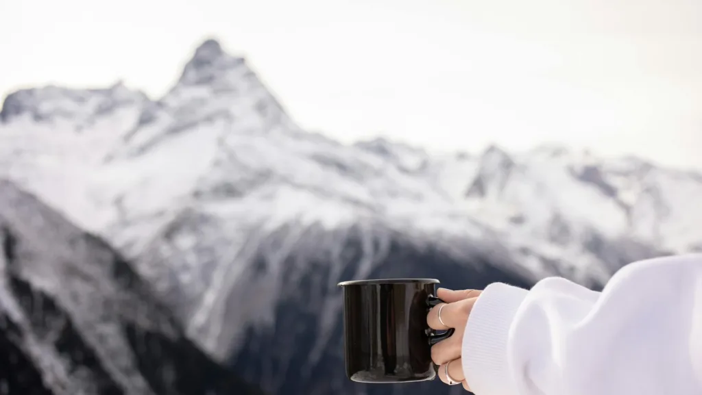 Mountain House: Snowy Escape Captured in Coffee-Table Bliss