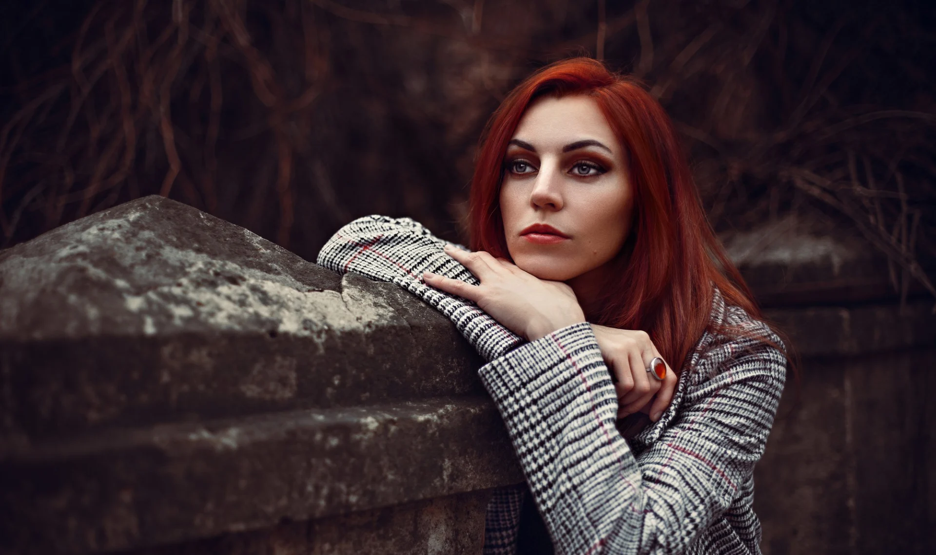 How to Capture Stunning Game of Thrones Red Woman Images