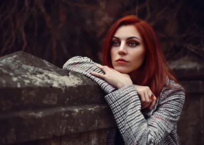 How to Capture Stunning Game of Thrones Red Woman Images