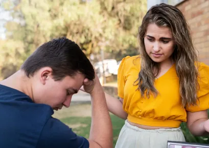 Why Do I Keep Attracting Emotionally Unavailable People?